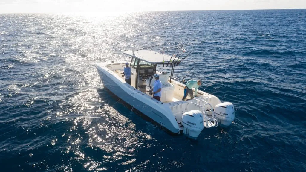 World Cat 325CC Center Console