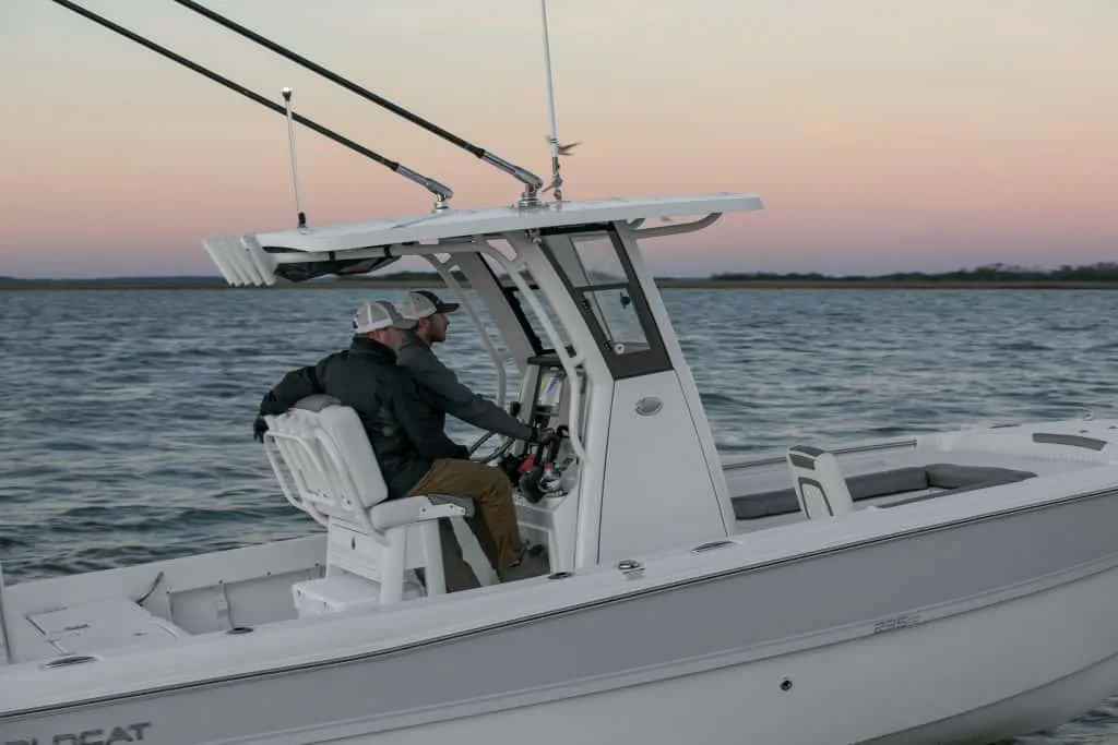World Cat 235CC -  Catamaran Fishing Boat
