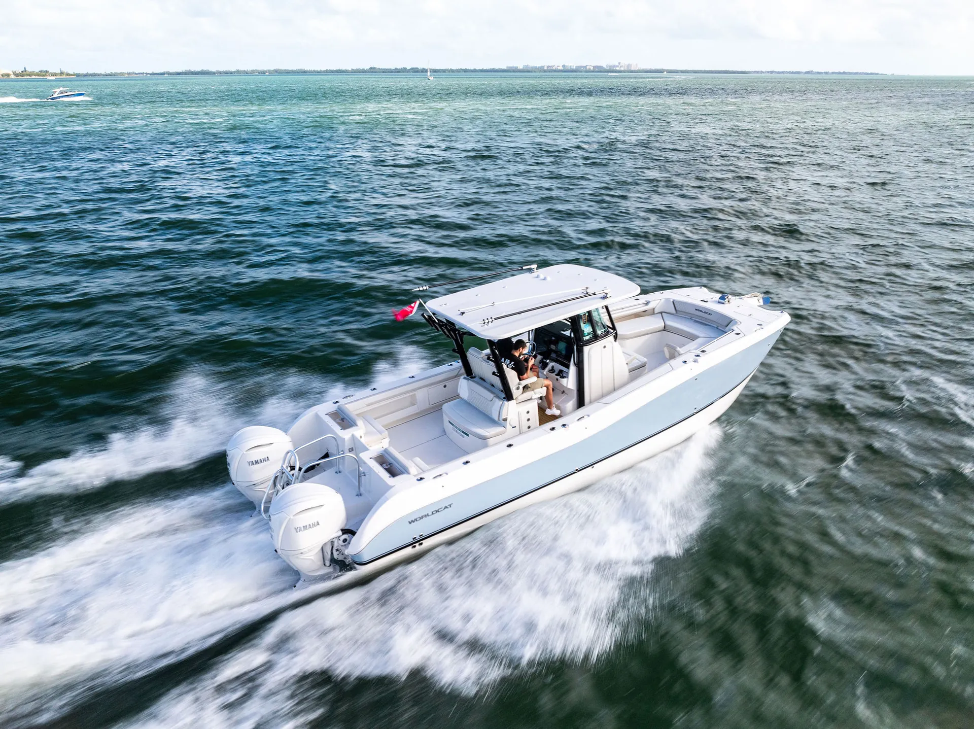 World Cat 325CC fishing